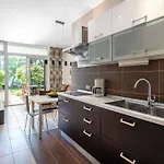 Daire Jacuzzi Retreat In