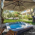 Jacuzzi Retreat In