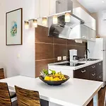 Jacuzzi Retreat In Daire