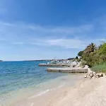 Daire Jacuzzi Retreat In